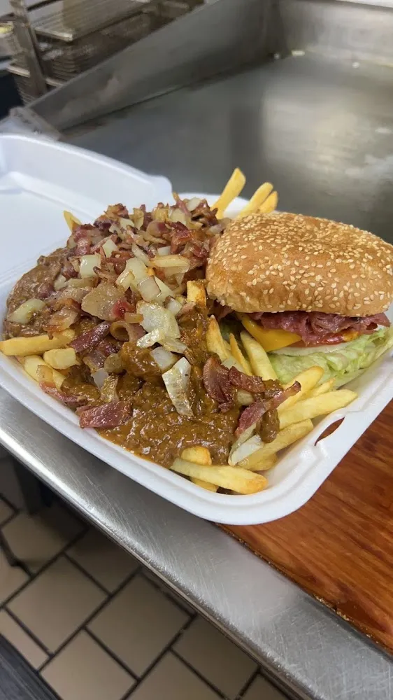 United Grill Special Chili Fries